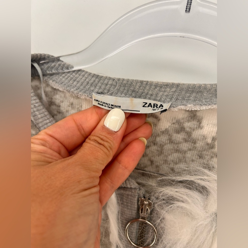 Zara Faux Fur Eyelash Design Full Zip Up Sweater Size Small White Gray - Picture 3 of 11